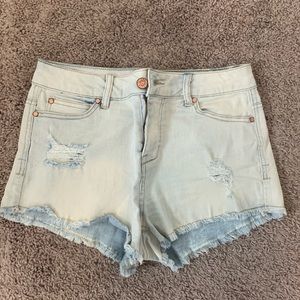 Celebrity pink jean shorts